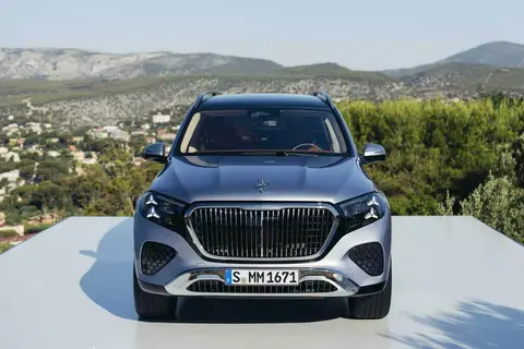 Official images of the new Maybach GLS 680 have been released, showcasing comprehensive upgrades from the mid-cycle facelift. b9e015453b46456485619d50b054200b~tplv f042mdwyw7 original 480 0